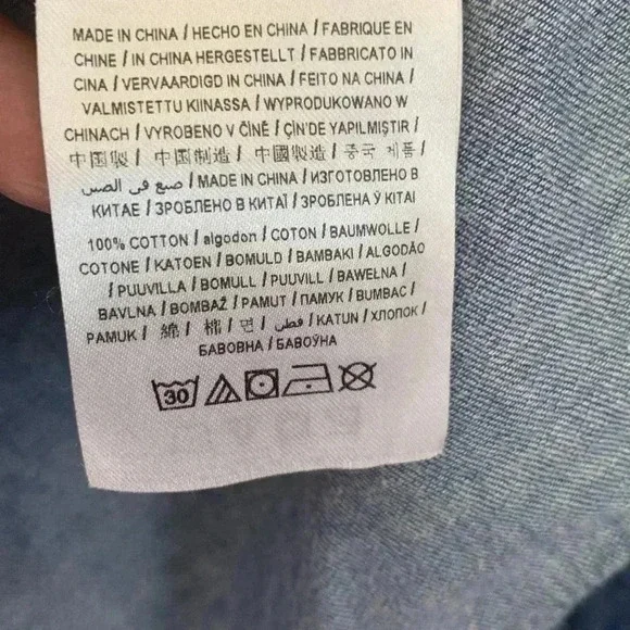 Guess women’s denim shirt  with geometric pattern, lightweight denim - Picture 4 of 4